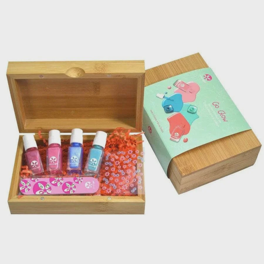 Sun Coat Girl Go Glow Bamboo Manicure Box